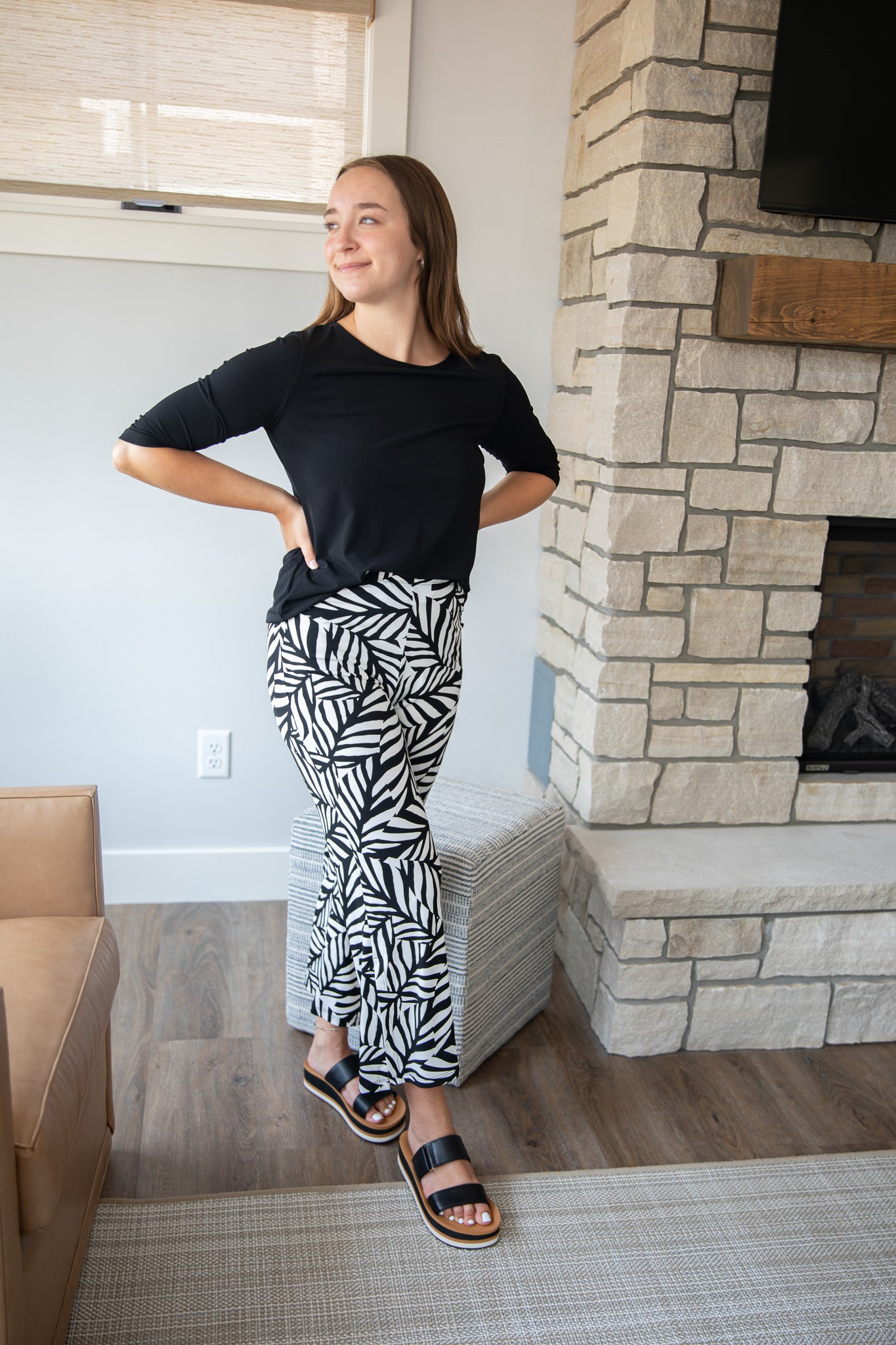 Leaf Print Ankle Pant